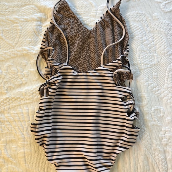 Acacia Women/'s Swimwear One-Piece Beige Swimsuit Size S NWT Was $200